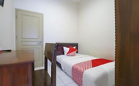 Oyo Life 2874 Berlian Residence
